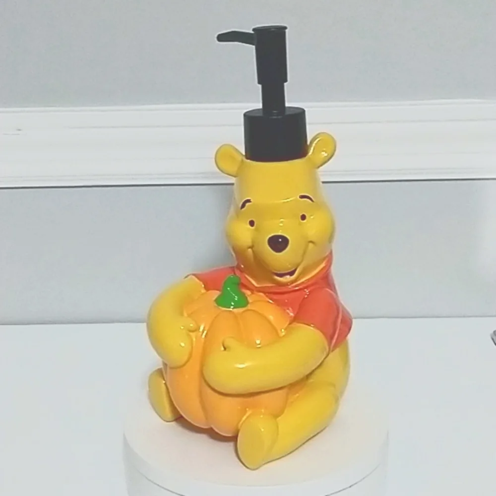 Disney Winnie The Pooh Bear Fall Halloween Pumpkin Soap Dispenser